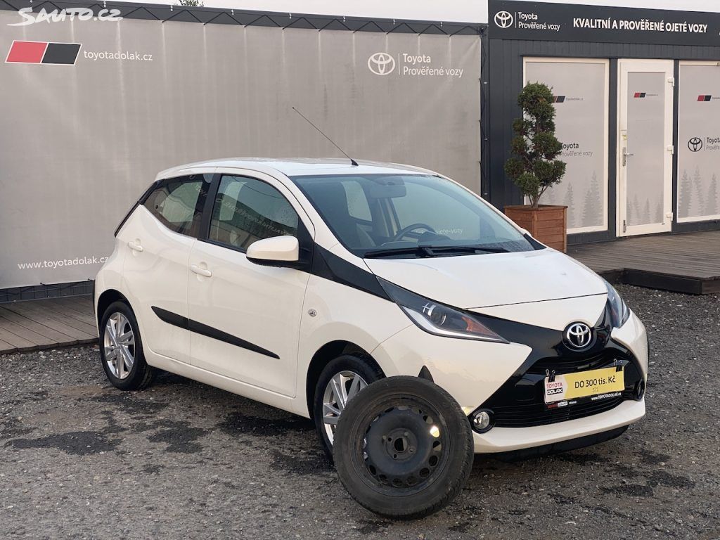 Toyota Aygo, 1.0i, ČR-1m, X-Play Style